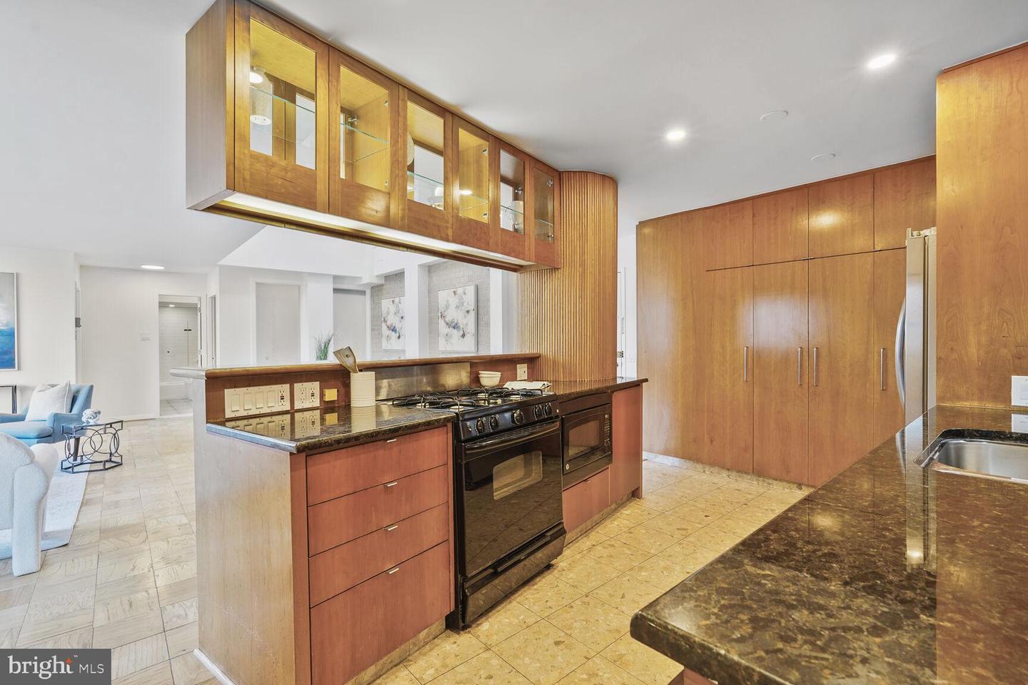 2201 L ST NW #906, WASHINGTON, District Of Columbia 20037, 3 Bedrooms Bedrooms, ,2 BathroomsBathrooms,Residential,For sale,2201 L ST NW #906,DCDC2171380 MLS # DCDC2171380