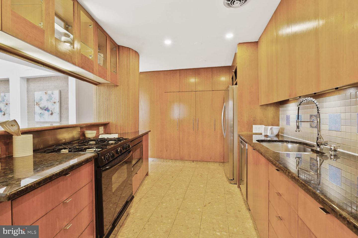 2201 L ST NW #906, WASHINGTON, District Of Columbia 20037, 3 Bedrooms Bedrooms, ,2 BathroomsBathrooms,Residential,For sale,2201 L ST NW #906,DCDC2171380 MLS # DCDC2171380