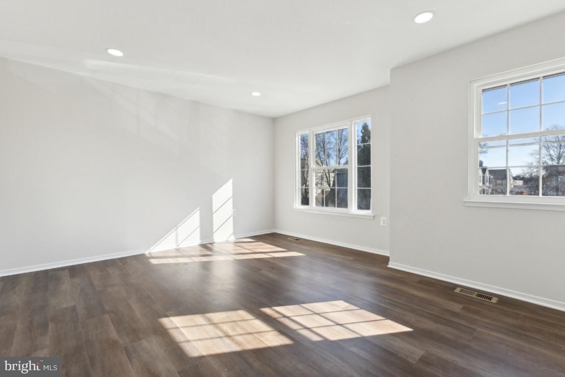 8775 VILLAGE GREEN CT, ALEXANDRIA, Virginia 22309, 3 Bedrooms Bedrooms, ,1 BathroomBathrooms,Residential,For sale,8775 VILLAGE GREEN CT,VAFX2218752 MLS # VAFX2218752