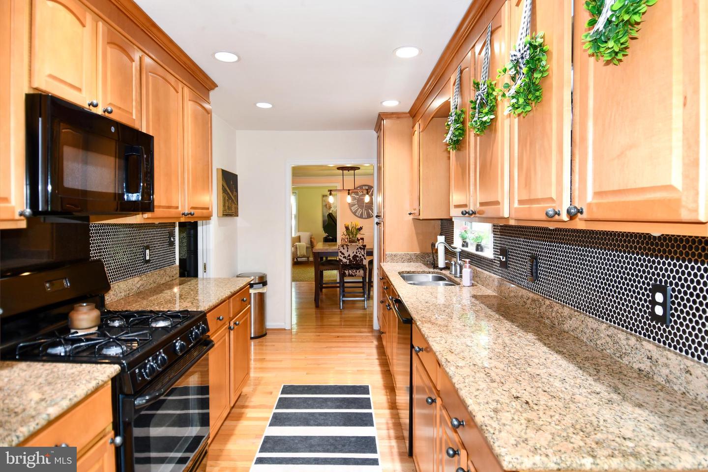 5602 EUPHRATES CT, CENTREVILLE, Virginia 20120, 4 Bedrooms Bedrooms, ,3 BathroomsBathrooms,Residential,For sale,5602 EUPHRATES CT,VAFX2224164 MLS # VAFX2224164