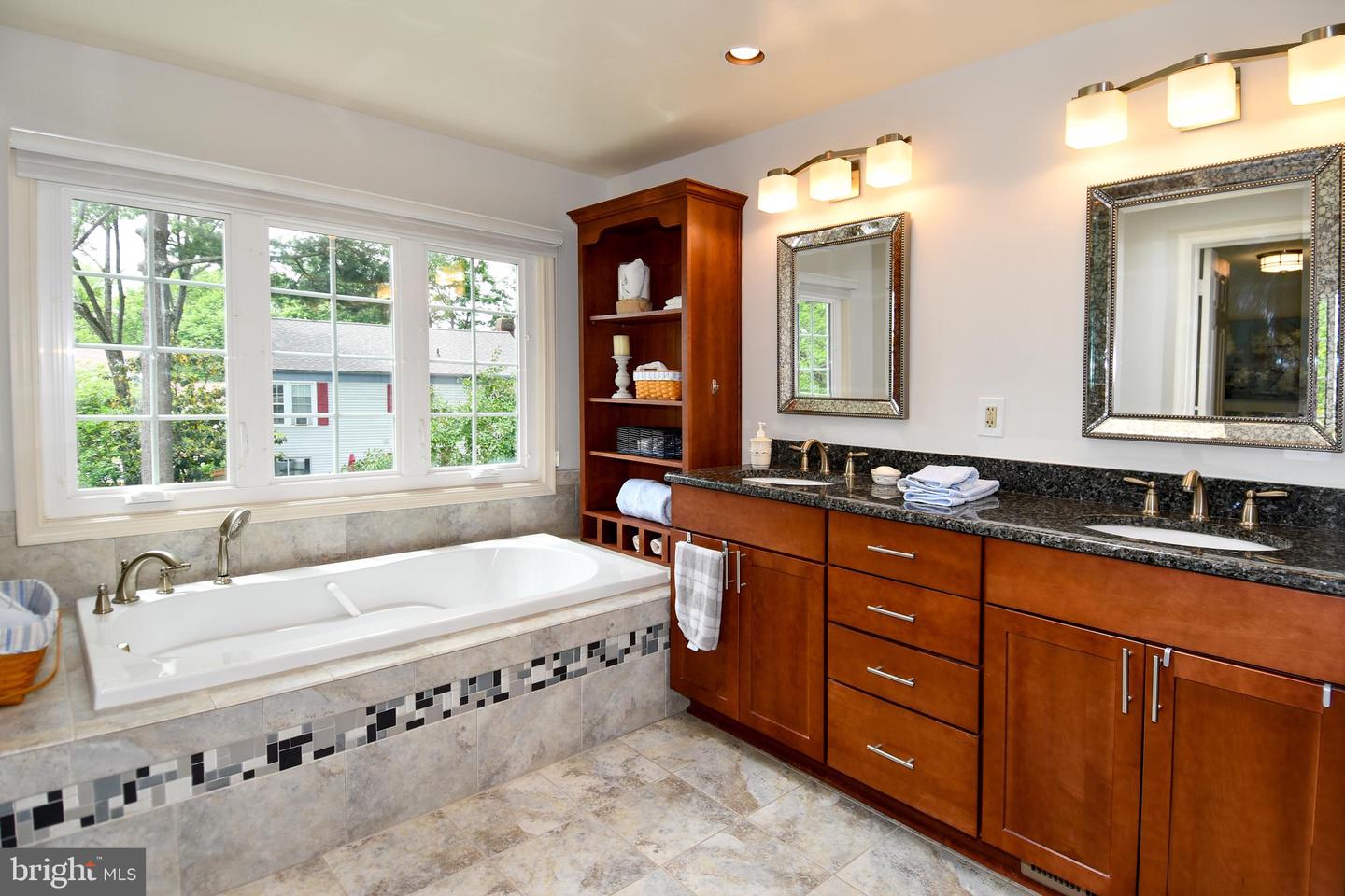 4404 TULIP TREE CT, CHANTILLY, Virginia 20151, 5 Bedrooms Bedrooms, ,3 BathroomsBathrooms,Residential,For sale,4404 TULIP TREE CT,VAFX2226816 MLS # VAFX2226816