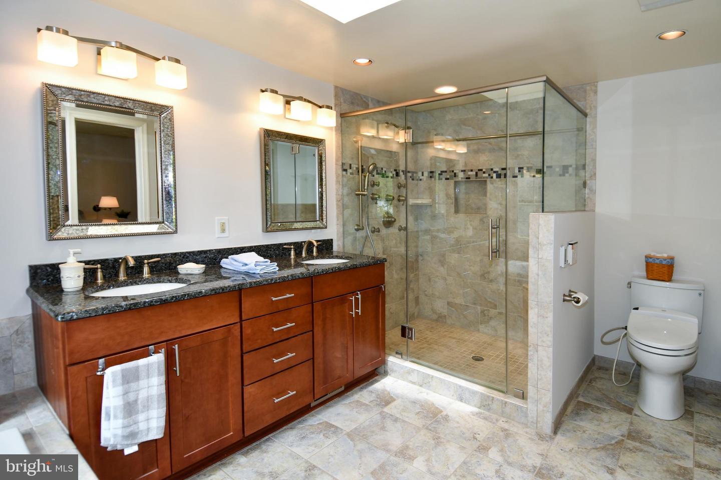 4404 TULIP TREE CT, CHANTILLY, Virginia 20151, 5 Bedrooms Bedrooms, ,3 BathroomsBathrooms,Residential,For sale,4404 TULIP TREE CT,VAFX2226816 MLS # VAFX2226816