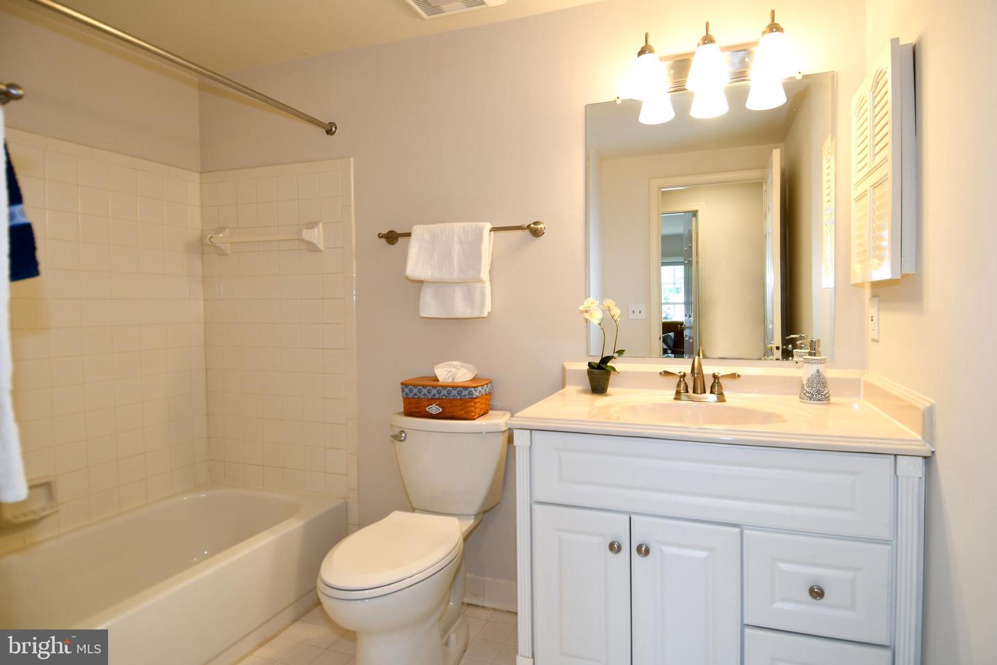 4404 TULIP TREE CT, CHANTILLY, Virginia 20151, 5 Bedrooms Bedrooms, ,3 BathroomsBathrooms,Residential,For sale,4404 TULIP TREE CT,VAFX2226816 MLS # VAFX2226816
