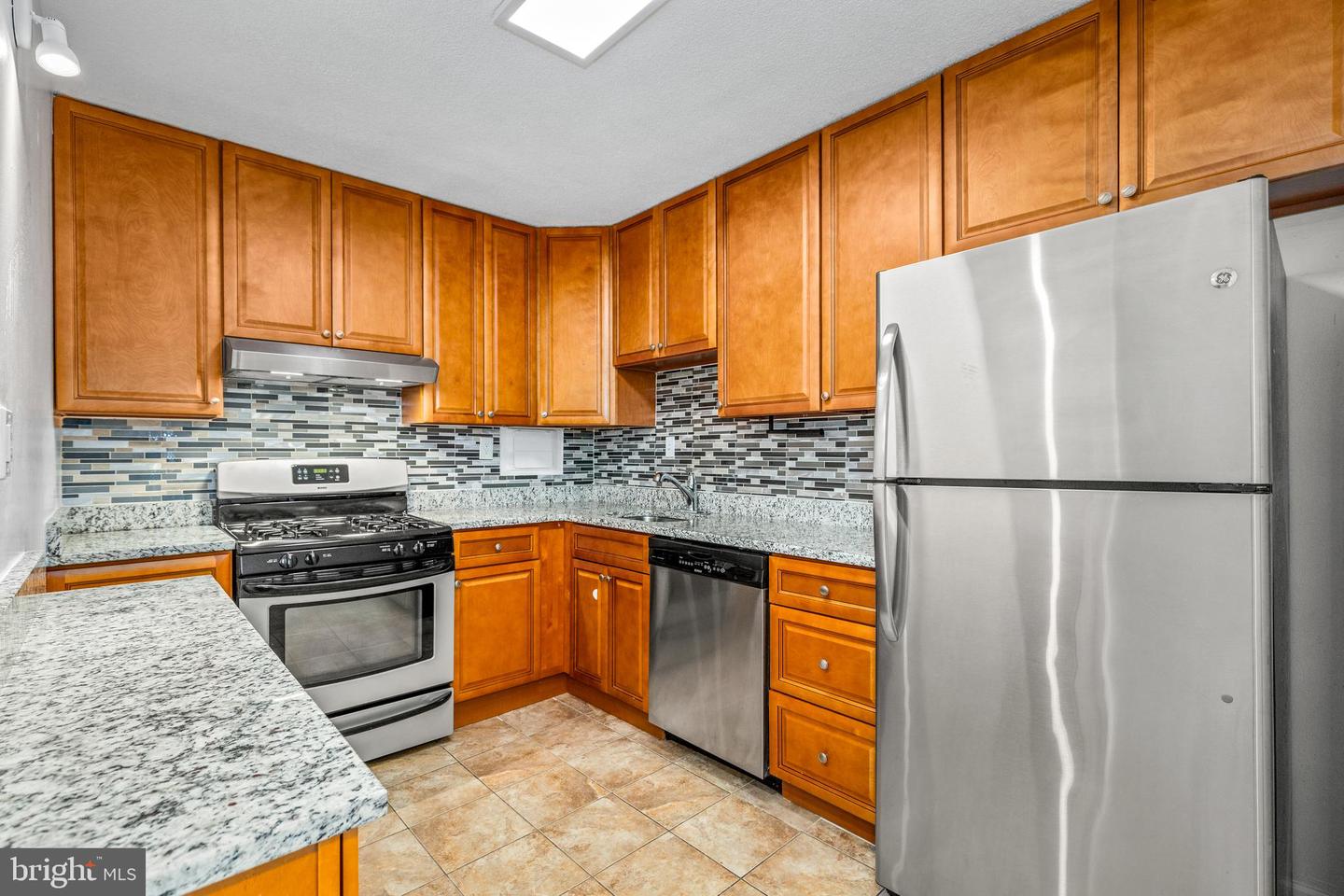 4600 S FOUR MILE RUN DR #1142, ARLINGTON, Virginia 22204, 1 Bedroom Bedrooms, ,1 BathroomBathrooms,Residential,For sale,4600 S FOUR MILE RUN DR #1142,VAAR2054540 MLS # VAAR2054540