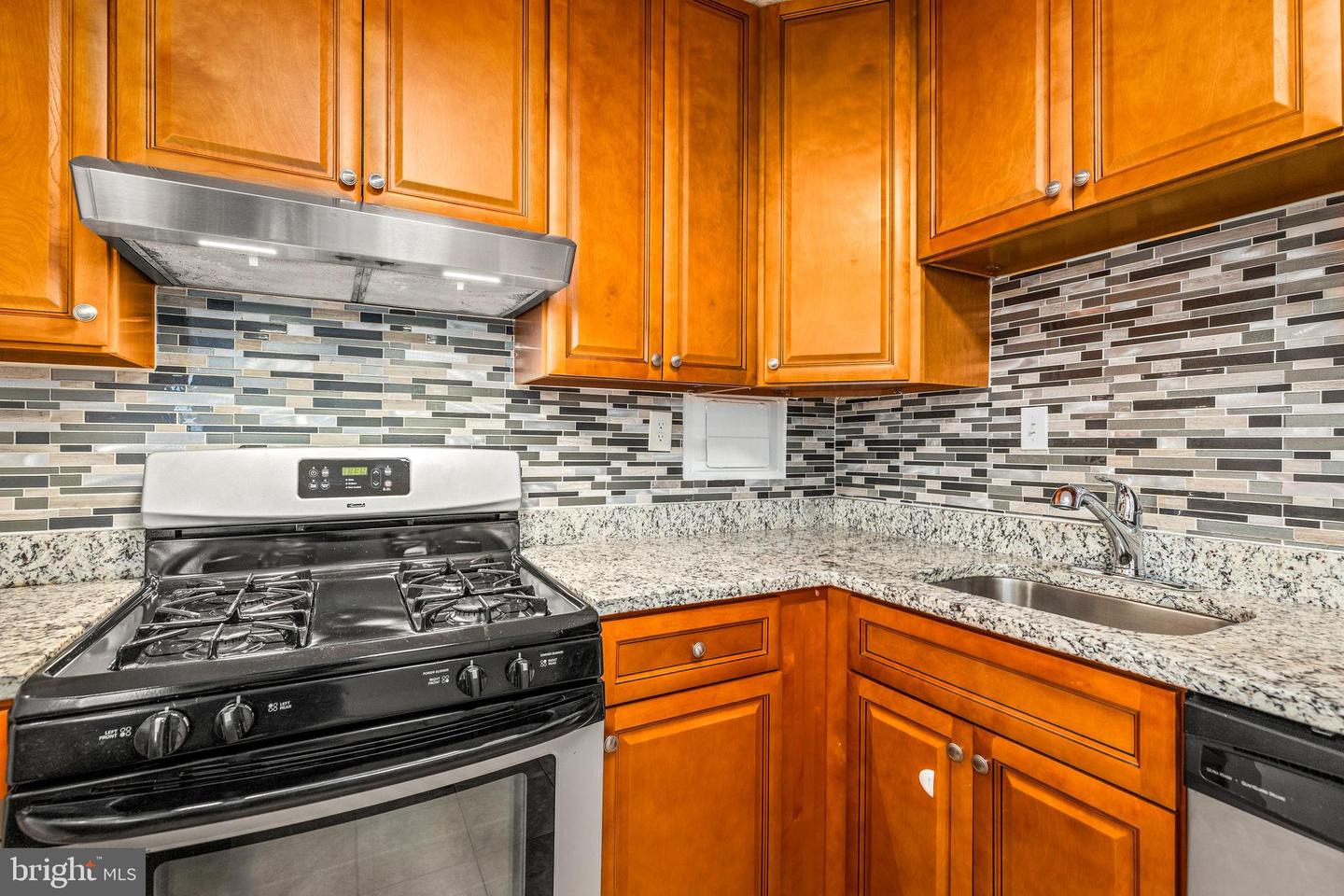 4600 S FOUR MILE RUN DR #1142, ARLINGTON, Virginia 22204, 1 Bedroom Bedrooms, ,1 BathroomBathrooms,Residential,For sale,4600 S FOUR MILE RUN DR #1142,VAAR2054540 MLS # VAAR2054540