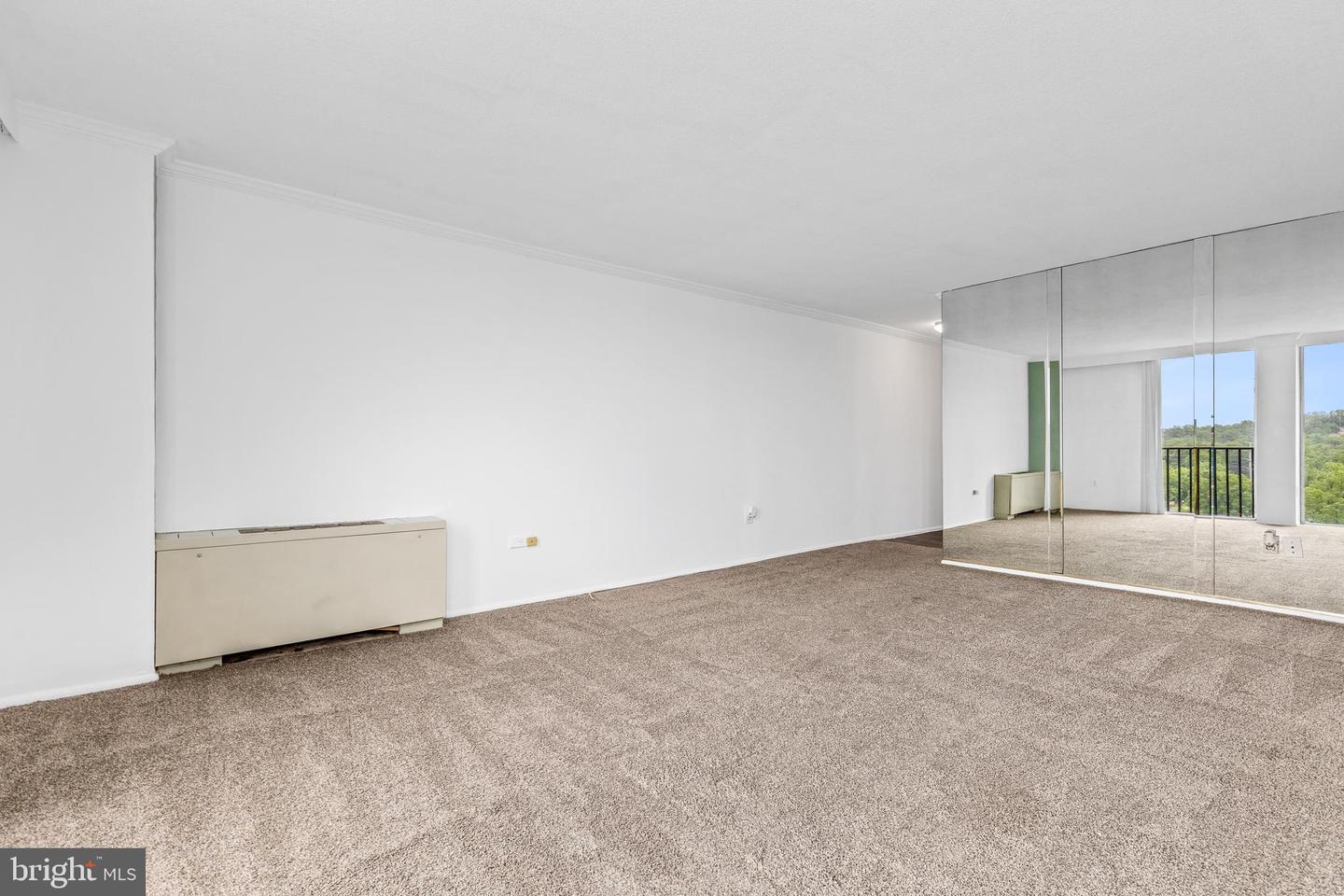 4600 S FOUR MILE RUN DR #1142, ARLINGTON, Virginia 22204, 1 Bedroom Bedrooms, ,1 BathroomBathrooms,Residential,For sale,4600 S FOUR MILE RUN DR #1142,VAAR2054540 MLS # VAAR2054540