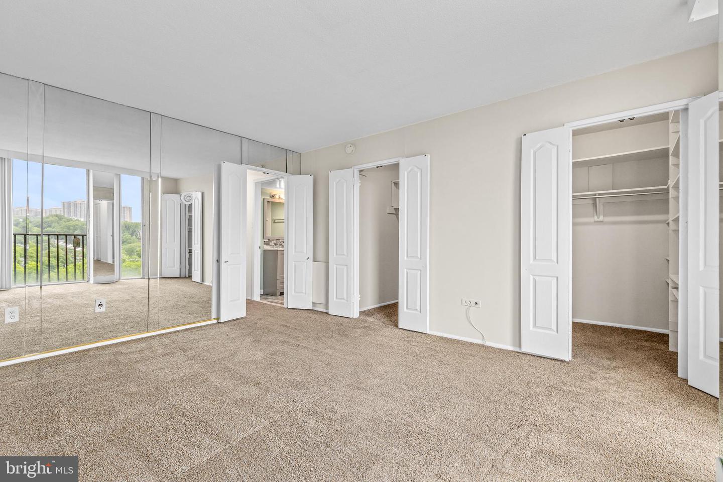 4600 S FOUR MILE RUN DR #1142, ARLINGTON, Virginia 22204, 1 Bedroom Bedrooms, ,1 BathroomBathrooms,Residential,For sale,4600 S FOUR MILE RUN DR #1142,VAAR2054540 MLS # VAAR2054540