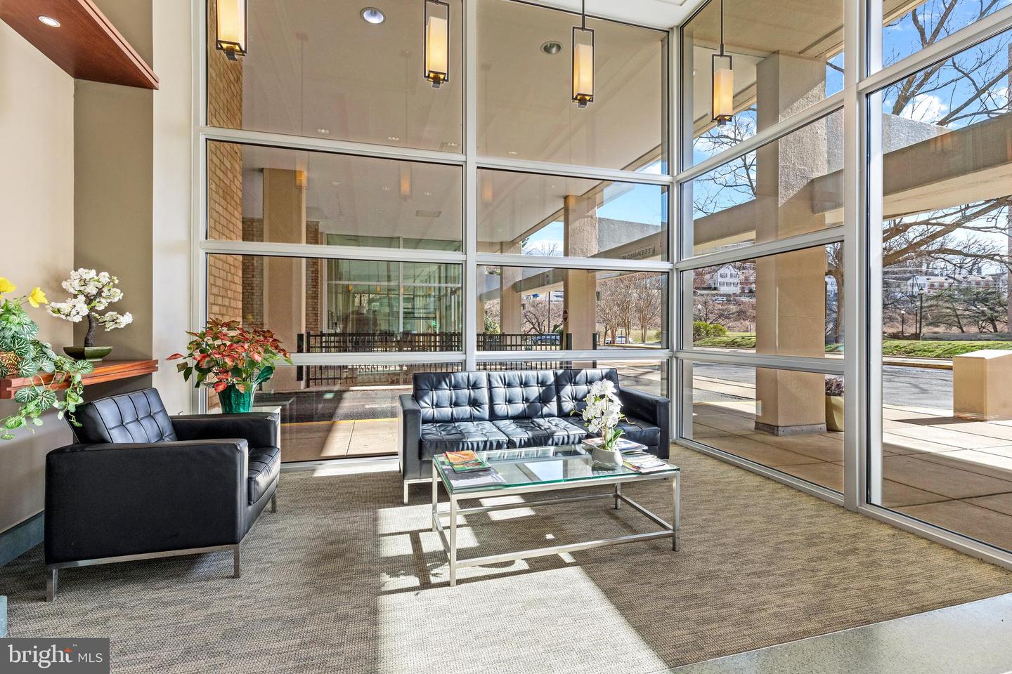 4600 S FOUR MILE RUN DR #1142, ARLINGTON, Virginia 22204, 1 Bedroom Bedrooms, ,1 BathroomBathrooms,Residential,For sale,4600 S FOUR MILE RUN DR #1142,VAAR2054540 MLS # VAAR2054540