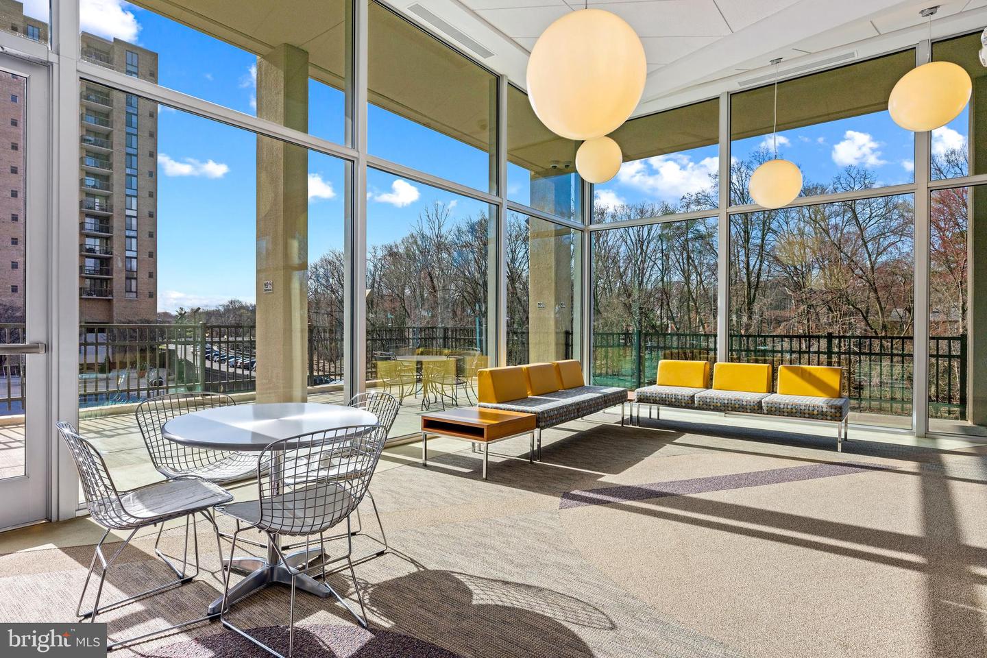 4600 S FOUR MILE RUN DR #1142, ARLINGTON, Virginia 22204, 1 Bedroom Bedrooms, ,1 BathroomBathrooms,Residential,For sale,4600 S FOUR MILE RUN DR #1142,VAAR2054540 MLS # VAAR2054540