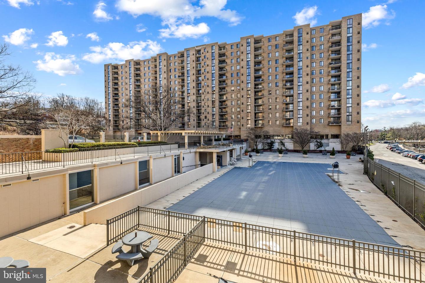 4600 S FOUR MILE RUN DR #1142, ARLINGTON, Virginia 22204, 1 Bedroom Bedrooms, ,1 BathroomBathrooms,Residential,For sale,4600 S FOUR MILE RUN DR #1142,VAAR2054540 MLS # VAAR2054540