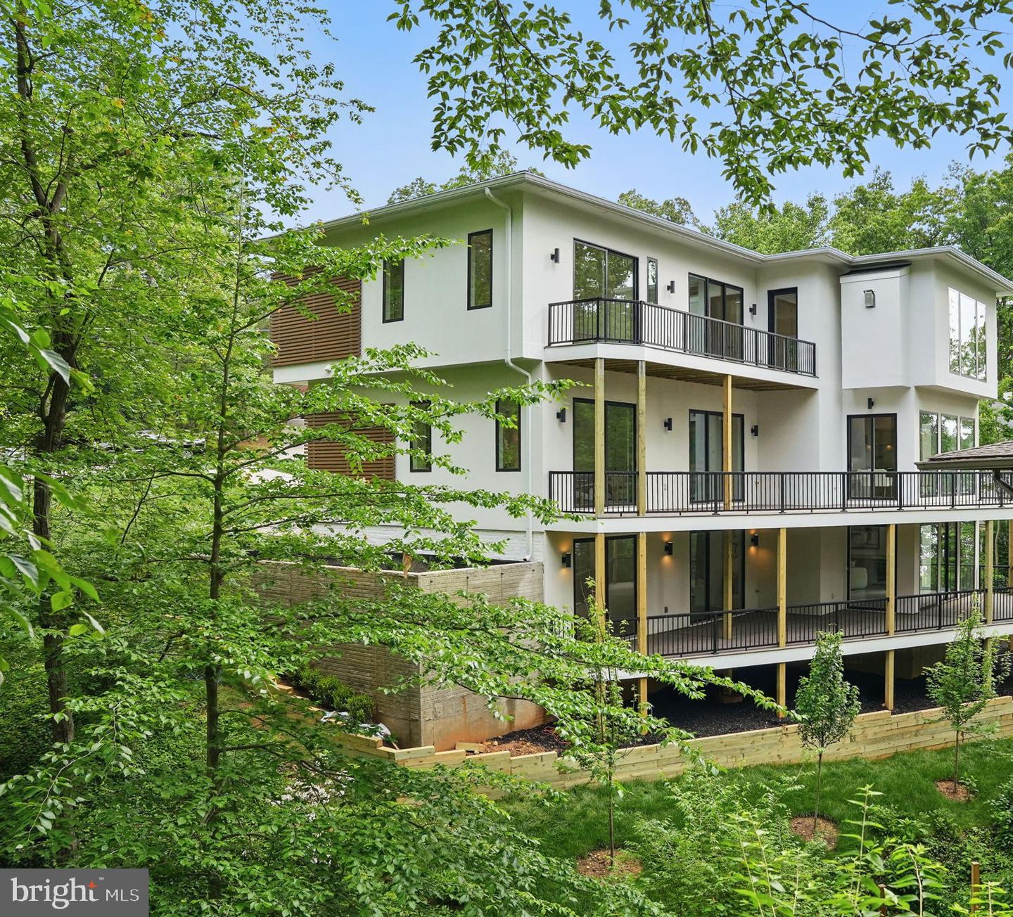 3518 PINETREE TER, FALLS CHURCH, Virginia 22041, 6 Bedrooms Bedrooms, ,5 BathroomsBathrooms,Residential,For sale,3518 PINETREE TER,VAFX2228672 MLS # VAFX2228672
