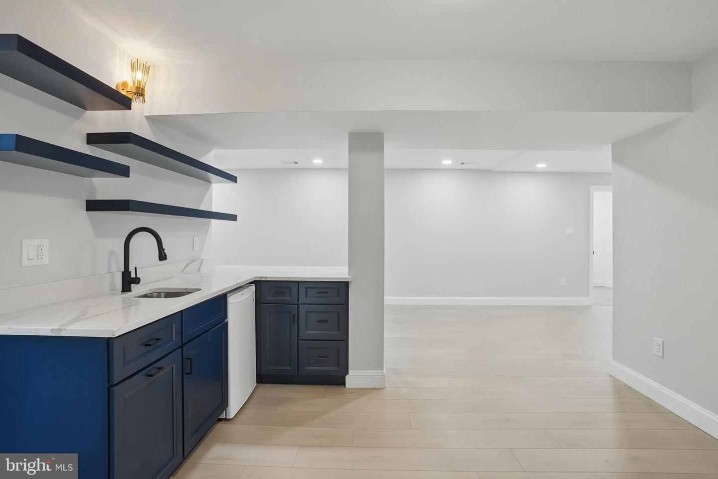7434 MASON LN, FALLS CHURCH, Virginia 22042, 5 Bedrooms Bedrooms, ,5 BathroomsBathrooms,Residential,For sale,7434 MASON LN,VAFX2230540 MLS # VAFX2230540