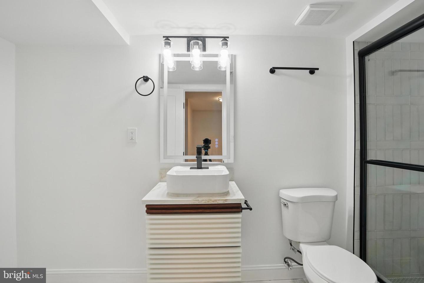 7434 MASON LN, FALLS CHURCH, Virginia 22042, 5 Bedrooms Bedrooms, ,5 BathroomsBathrooms,Residential,For sale,7434 MASON LN,VAFX2230540 MLS # VAFX2230540