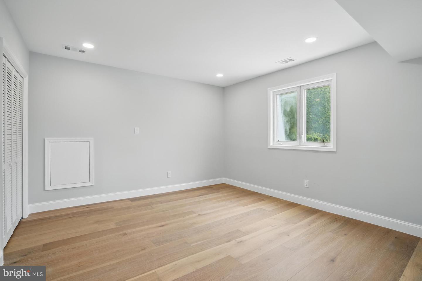 7434 MASON LN, FALLS CHURCH, Virginia 22042, 5 Bedrooms Bedrooms, ,5 BathroomsBathrooms,Residential,For sale,7434 MASON LN,VAFX2230540 MLS # VAFX2230540