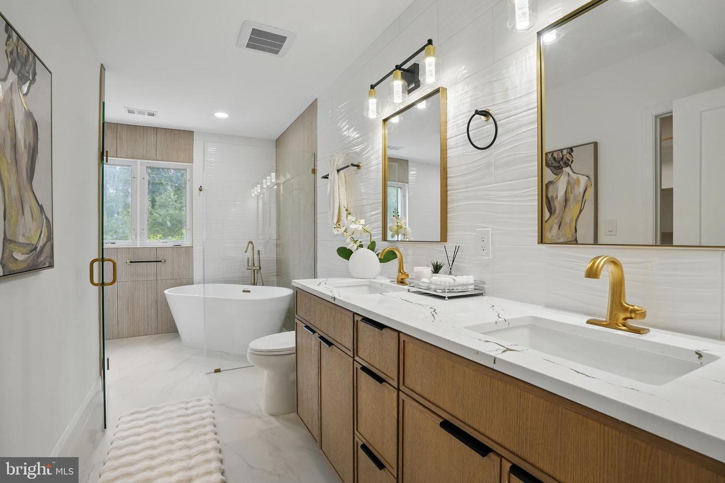 7434 MASON LN, FALLS CHURCH, Virginia 22042, 5 Bedrooms Bedrooms, ,5 BathroomsBathrooms,Residential,For sale,7434 MASON LN,VAFX2230540 MLS # VAFX2230540
