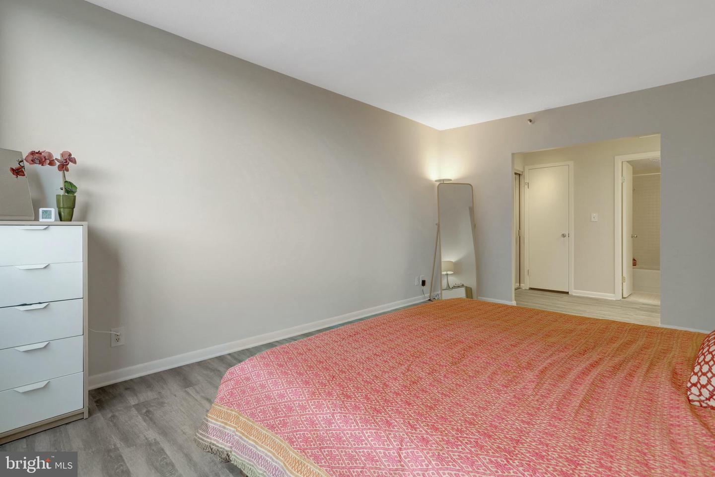 5501 SEMINARY RD #514S, FALLS CHURCH, Virginia 22041, 2 Bedrooms Bedrooms, ,1 BathroomBathrooms,Residential,For sale,5501 SEMINARY RD #514S,VAFX2230756 MLS # VAFX2230756