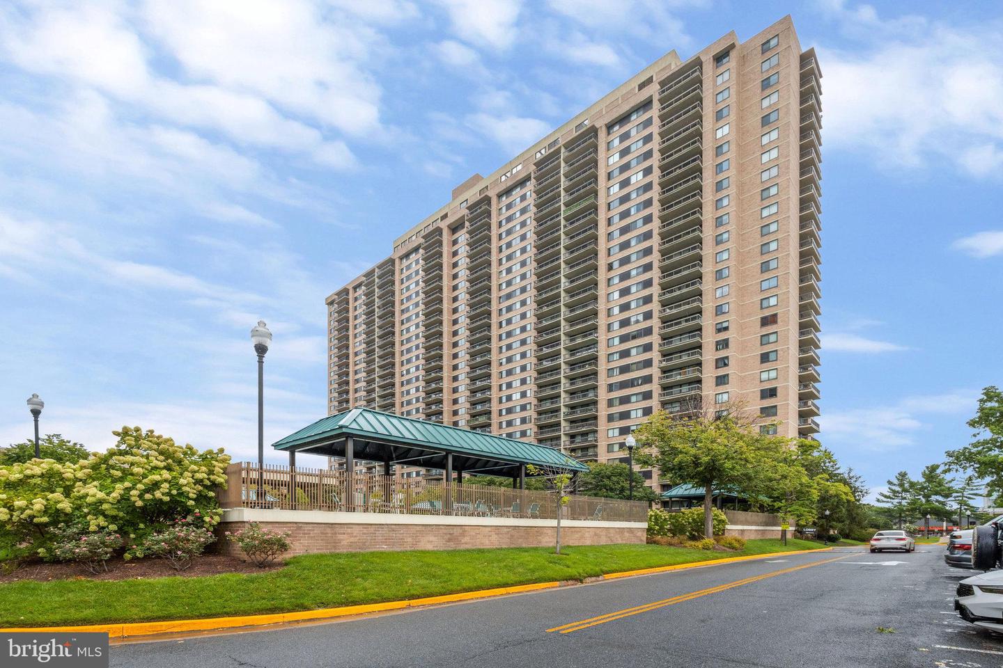 5501 SEMINARY RD #514S, FALLS CHURCH, Virginia 22041, 2 Bedrooms Bedrooms, ,1 BathroomBathrooms,Residential,For sale,5501 SEMINARY RD #514S,VAFX2230756 MLS # VAFX2230756