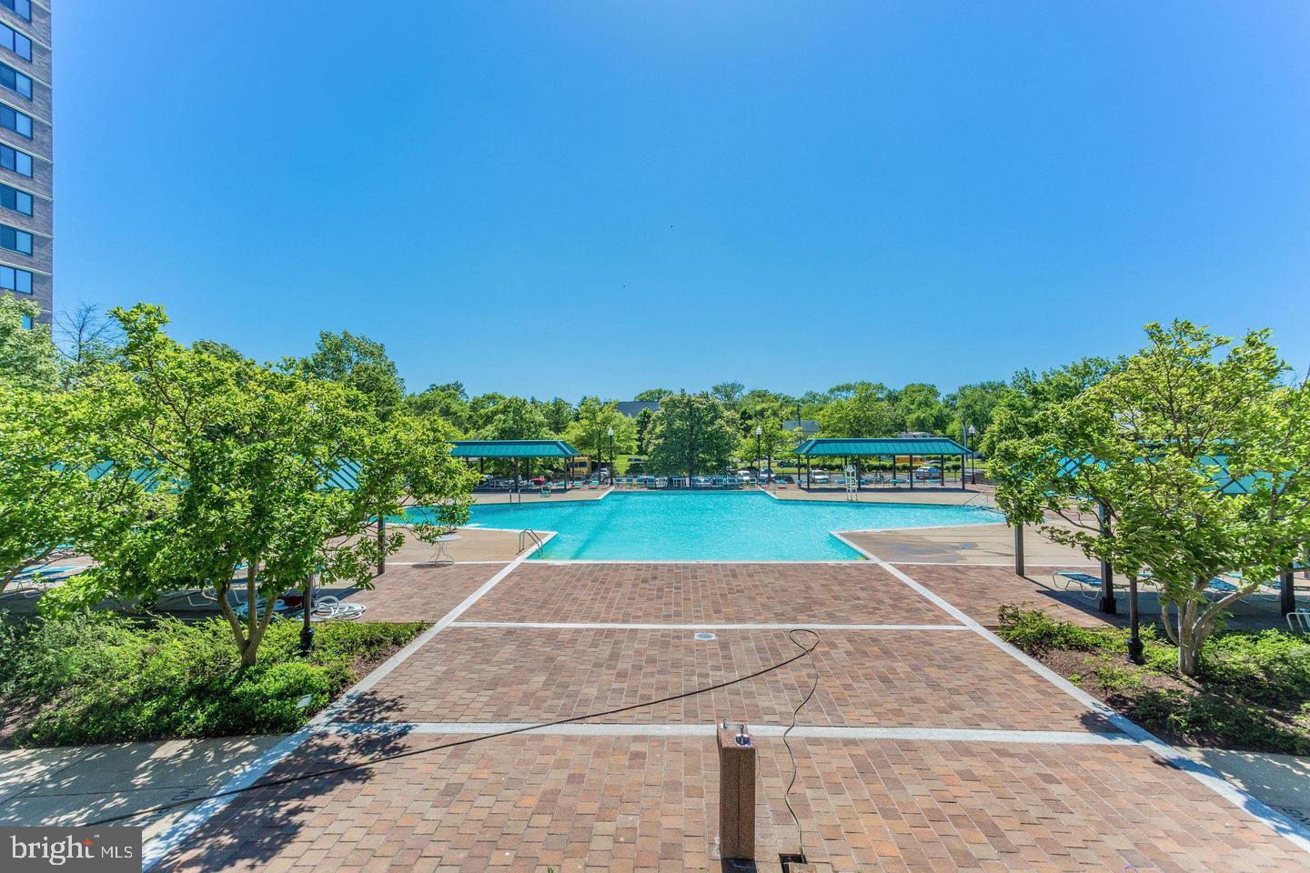 5501 SEMINARY RD #514S, FALLS CHURCH, Virginia 22041, 2 Bedrooms Bedrooms, ,1 BathroomBathrooms,Residential,For sale,5501 SEMINARY RD #514S,VAFX2230756 MLS # VAFX2230756