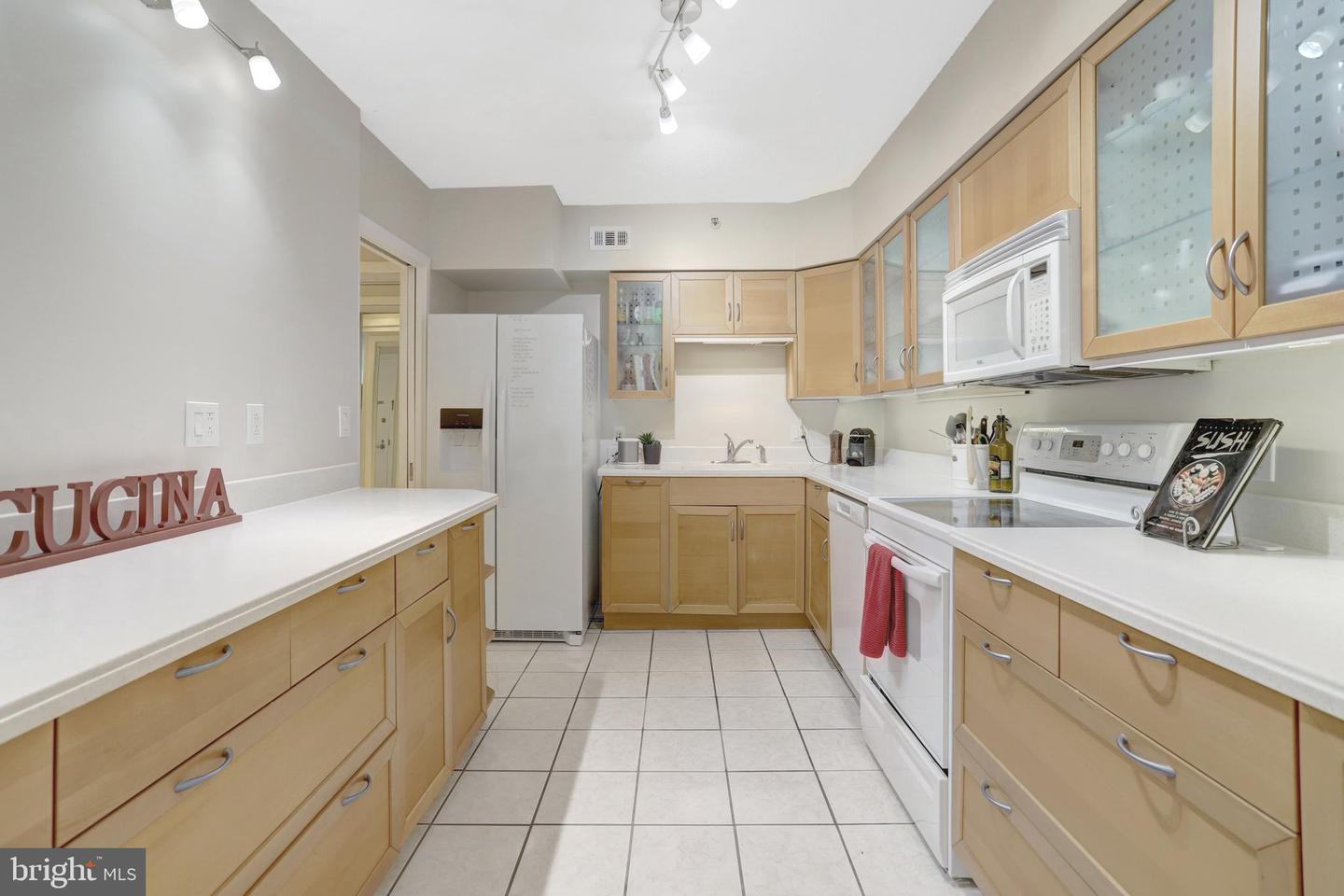 5501 SEMINARY RD #514S, FALLS CHURCH, Virginia 22041, 2 Bedrooms Bedrooms, ,1 BathroomBathrooms,Residential,For sale,5501 SEMINARY RD #514S,VAFX2230756 MLS # VAFX2230756