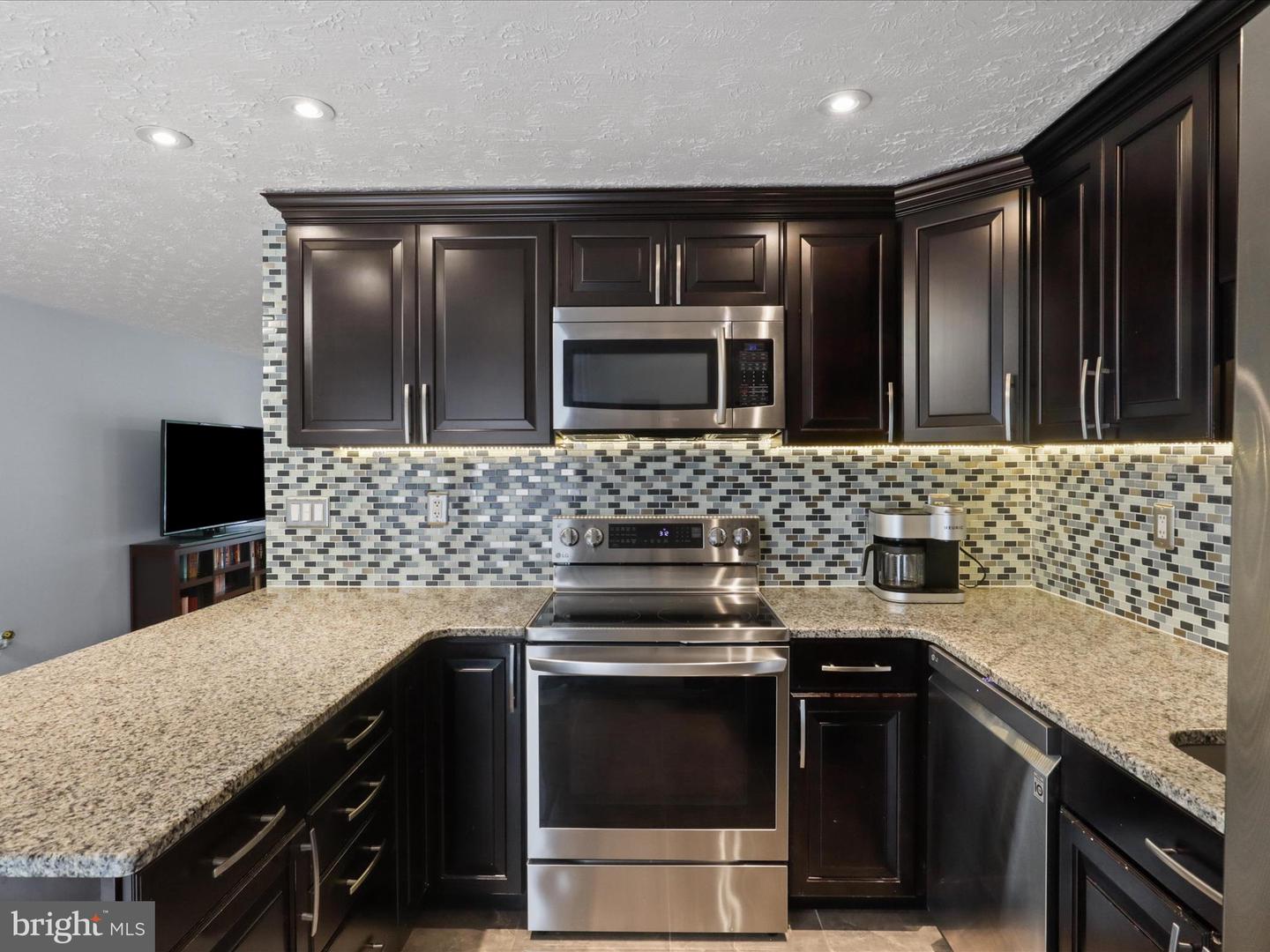 7313 HUSKY LN, SPRINGFIELD, Virginia 22151, 4 Bedrooms Bedrooms, ,2 BathroomsBathrooms,Residential,For sale,7313 HUSKY LN,VAFX2230938 MLS # VAFX2230938
