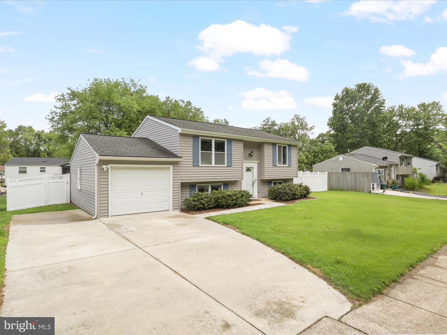 7313 HUSKY LN, SPRINGFIELD, Virginia 22151, 4 Bedrooms Bedrooms, ,2 BathroomsBathrooms,Residential,For sale,7313 HUSKY LN,VAFX2230938 MLS # VAFX2230938