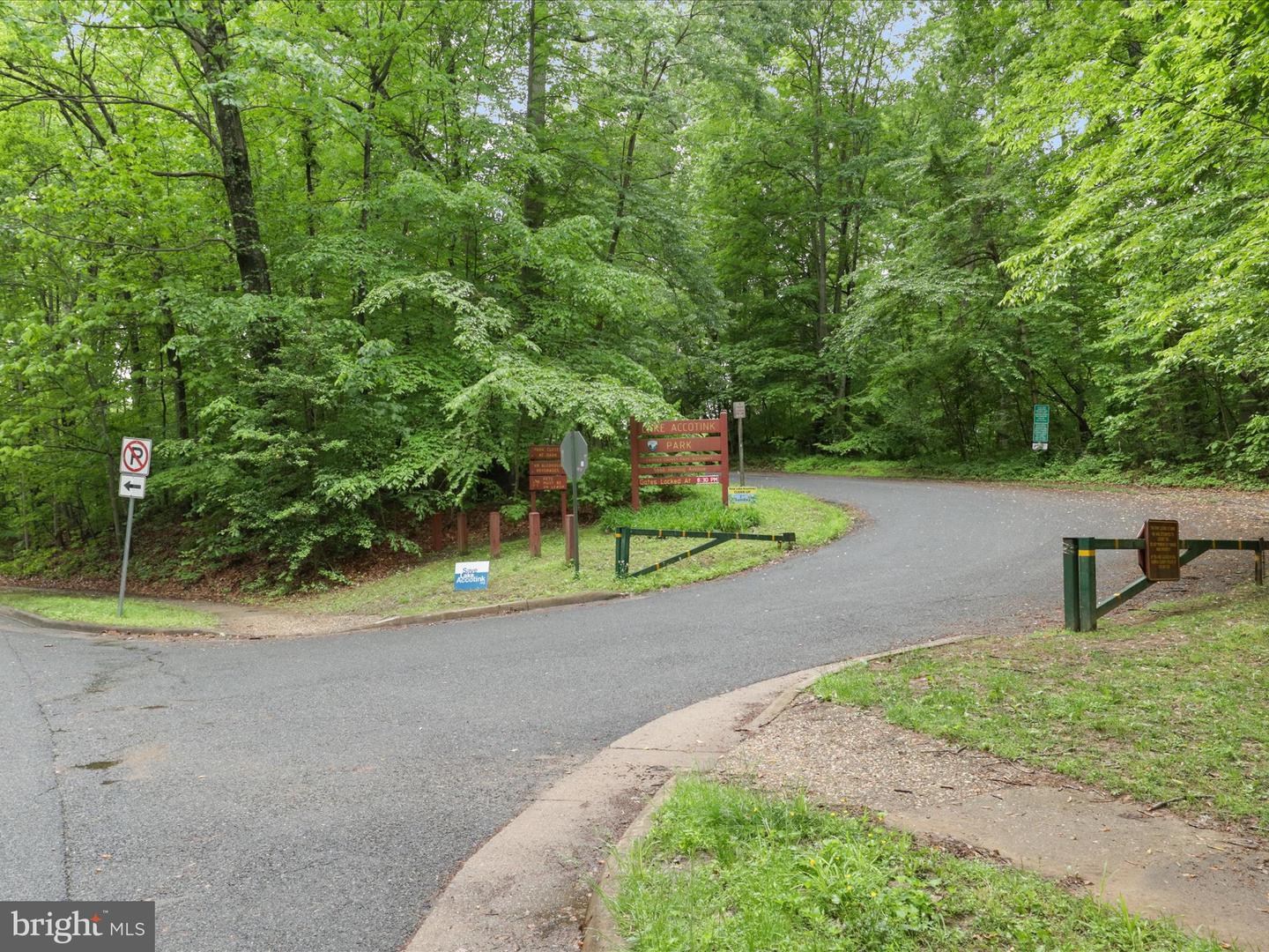 7313 HUSKY LN, SPRINGFIELD, Virginia 22151, 4 Bedrooms Bedrooms, ,2 BathroomsBathrooms,Residential,For sale,7313 HUSKY LN,VAFX2230938 MLS # VAFX2230938