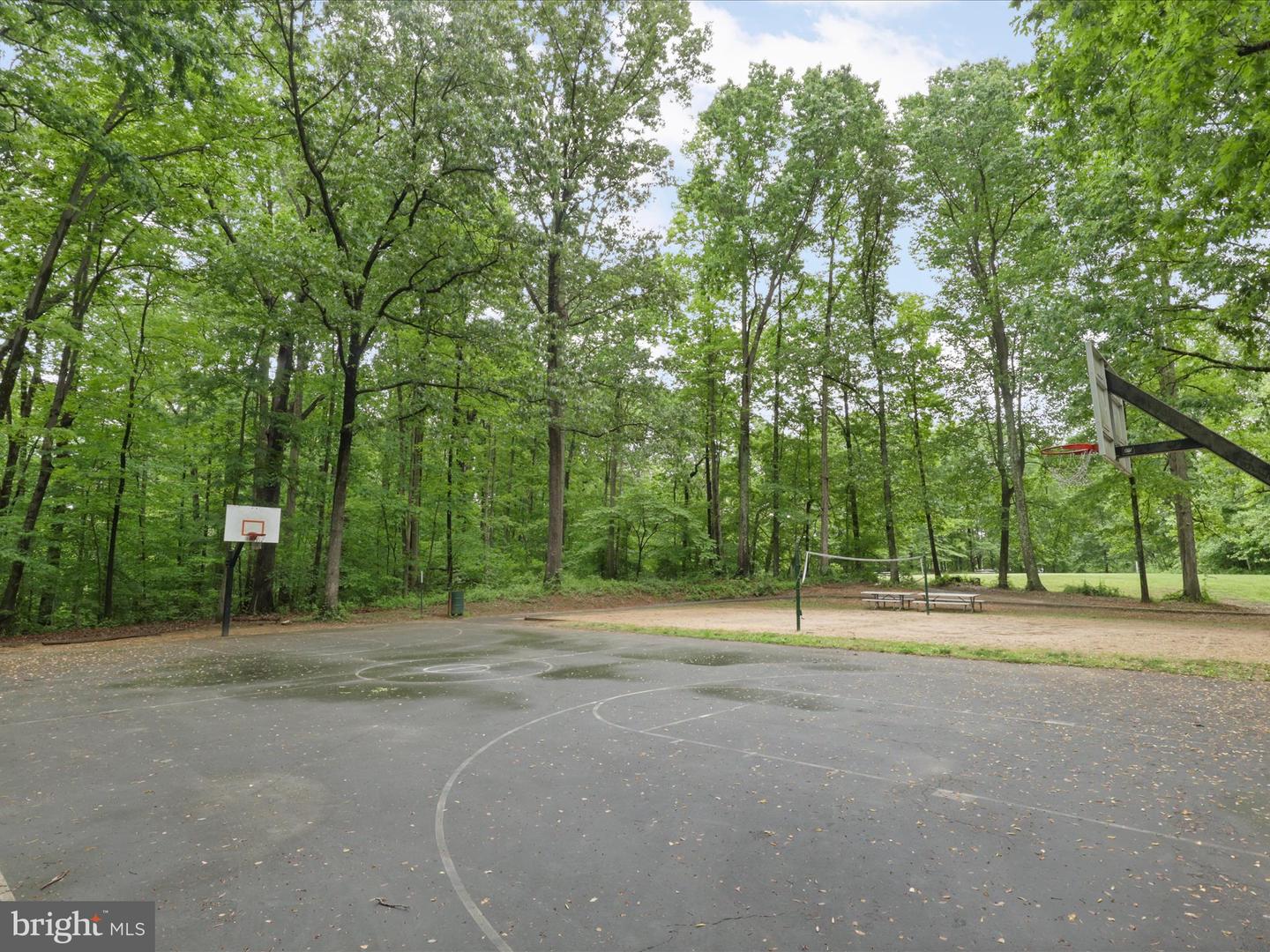7313 HUSKY LN, SPRINGFIELD, Virginia 22151, 4 Bedrooms Bedrooms, ,2 BathroomsBathrooms,Residential,For sale,7313 HUSKY LN,VAFX2230938 MLS # VAFX2230938