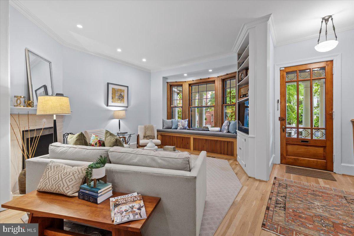 2840 27TH ST NW, WASHINGTON, District Of Columbia 20008, 5 Bedrooms Bedrooms, ,5 BathroomsBathrooms,Residential,For sale,2840 27TH ST NW,DCDC2194246 MLS # DCDC2194246