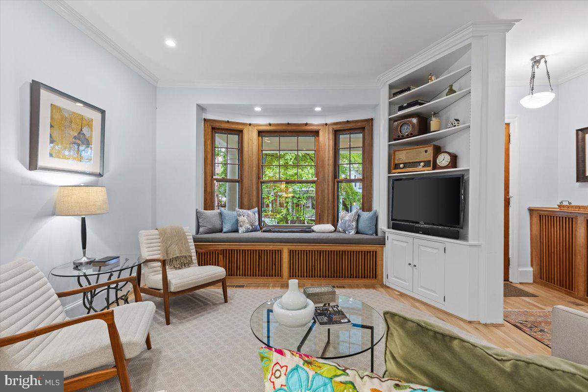 2840 27TH ST NW, WASHINGTON, District Of Columbia 20008, 5 Bedrooms Bedrooms, ,5 BathroomsBathrooms,Residential,For sale,2840 27TH ST NW,DCDC2194246 MLS # DCDC2194246