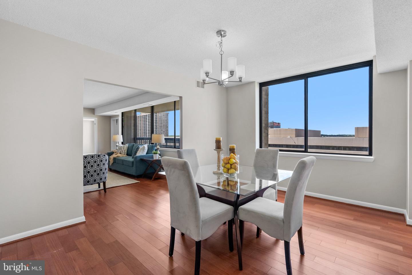 3709 S GEORGE MASON DR #1514-E, FALLS CHURCH, Virginia 22041, 3 Bedrooms Bedrooms, 6 Rooms Rooms,2 BathroomsBathrooms,Residential,For sale,3709 S GEORGE MASON DR #1514-E,VAFX2233018 MLS # VAFX2233018