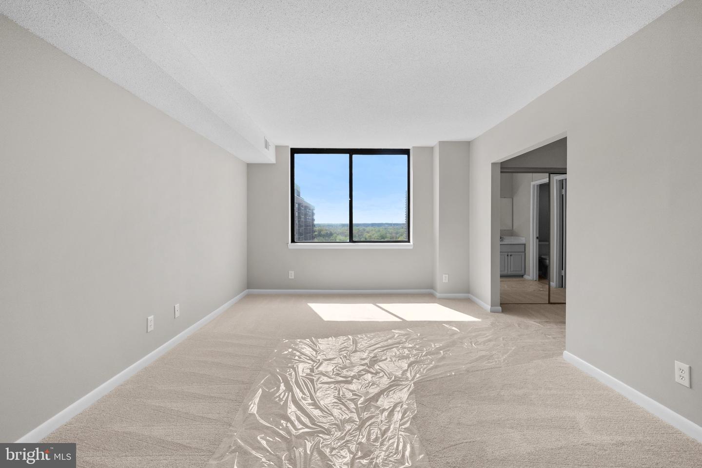 3709 S GEORGE MASON DR #1514-E, FALLS CHURCH, Virginia 22041, 3 Bedrooms Bedrooms, 6 Rooms Rooms,2 BathroomsBathrooms,Residential,For sale,3709 S GEORGE MASON DR #1514-E,VAFX2233018 MLS # VAFX2233018