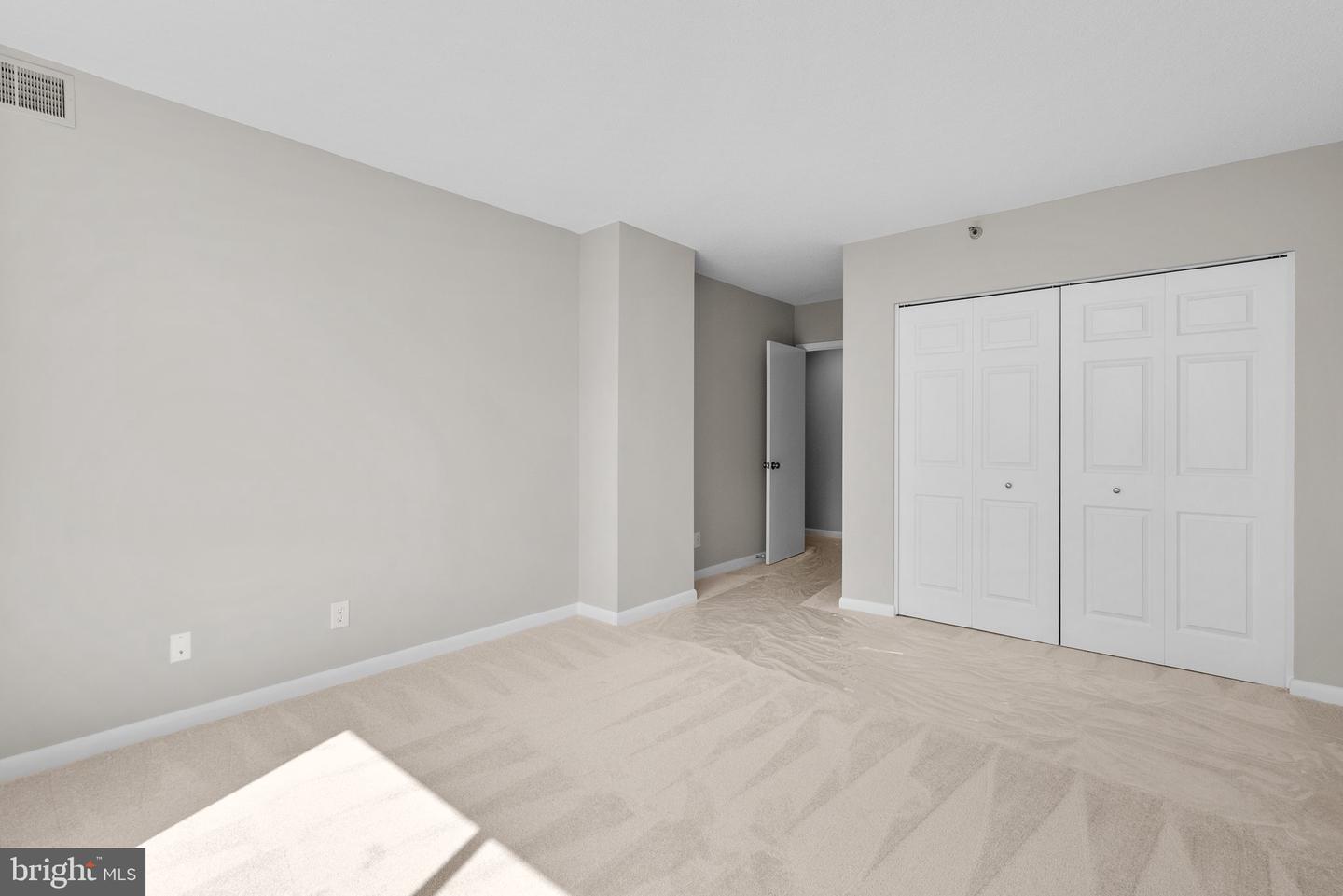 3709 S GEORGE MASON DR #1514-E, FALLS CHURCH, Virginia 22041, 3 Bedrooms Bedrooms, 6 Rooms Rooms,2 BathroomsBathrooms,Residential,For sale,3709 S GEORGE MASON DR #1514-E,VAFX2233018 MLS # VAFX2233018