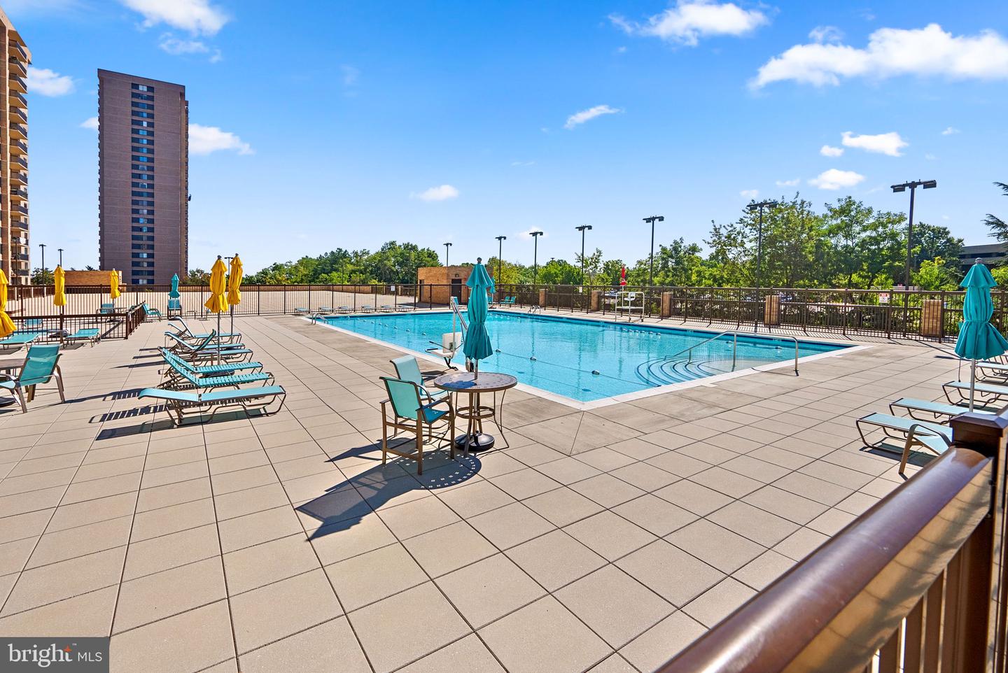 3709 S GEORGE MASON DR #1514-E, FALLS CHURCH, Virginia 22041, 3 Bedrooms Bedrooms, 6 Rooms Rooms,2 BathroomsBathrooms,Residential,For sale,3709 S GEORGE MASON DR #1514-E,VAFX2233018 MLS # VAFX2233018