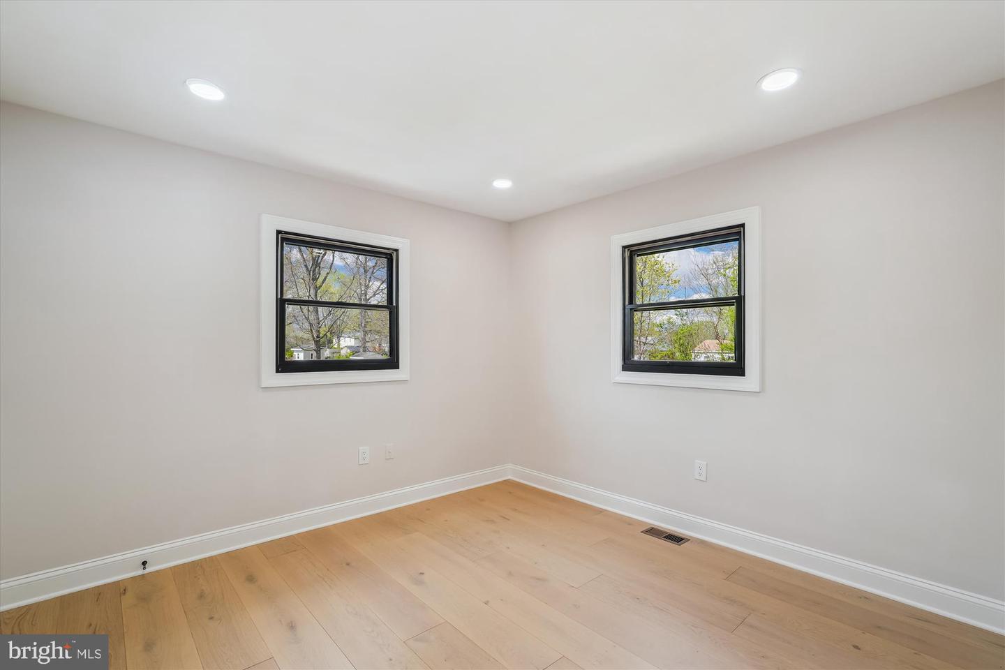 9404 SPOTSYLVANIA ST, MANASSAS, Virginia 20110, 4 Bedrooms Bedrooms, ,3 BathroomsBathrooms,Residential,For sale,9404 SPOTSYLVANIA ST,VAPW2092110 MLS # VAPW2092110