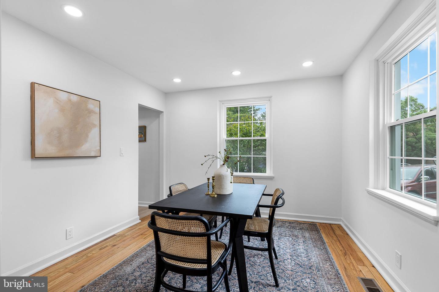 2865 S ABINGDON ST, ARLINGTON, Virginia 22206, 3 Bedrooms Bedrooms, ,2 BathroomsBathrooms,Residential,For sale,2865 S ABINGDON ST,VAAR2056146 MLS # VAAR2056146