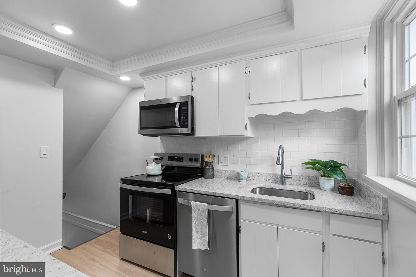 2865 S ABINGDON ST, ARLINGTON, Virginia 22206, 3 Bedrooms Bedrooms, ,2 BathroomsBathrooms,Residential,For sale,2865 S ABINGDON ST,VAAR2056146 MLS # VAAR2056146