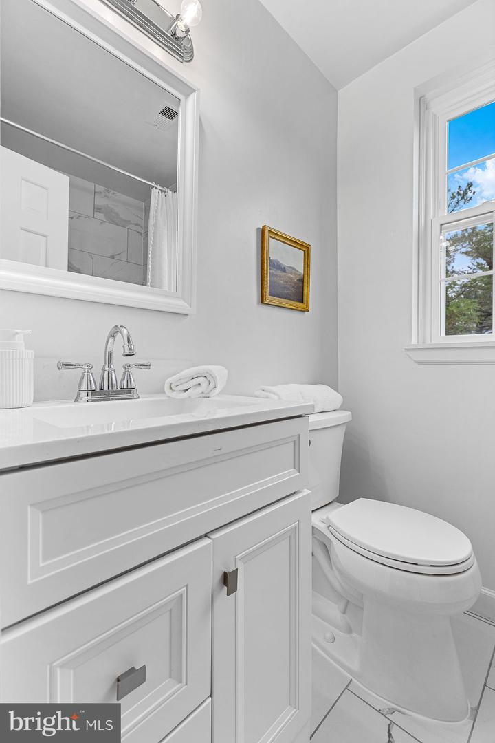 2865 S ABINGDON ST, ARLINGTON, Virginia 22206, 3 Bedrooms Bedrooms, ,2 BathroomsBathrooms,Residential,For sale,2865 S ABINGDON ST,VAAR2056146 MLS # VAAR2056146