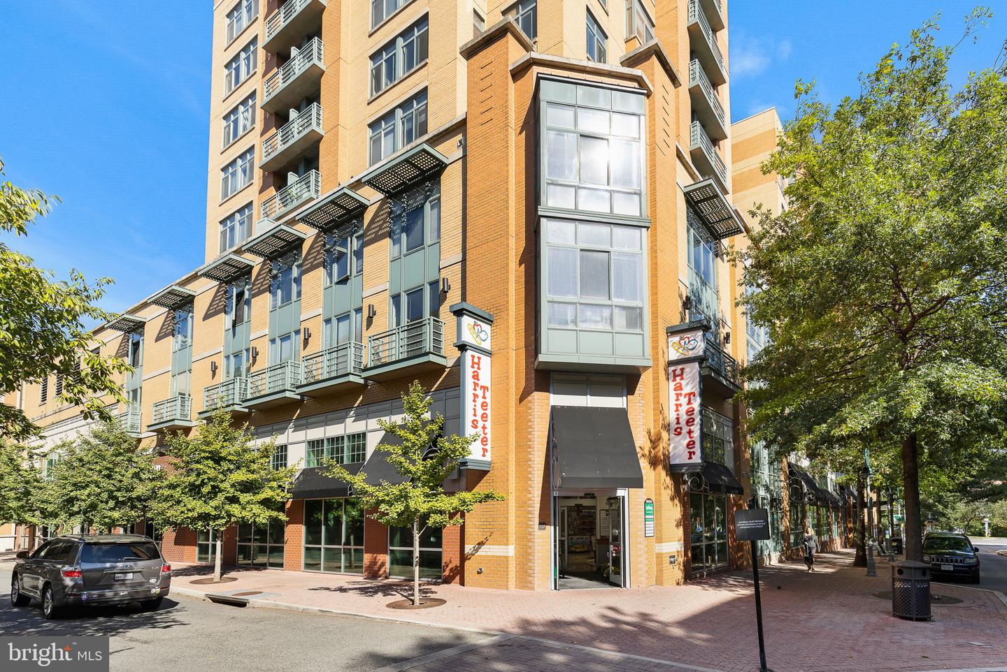 2865 S ABINGDON ST, ARLINGTON, Virginia 22206, 3 Bedrooms Bedrooms, ,2 BathroomsBathrooms,Residential,For sale,2865 S ABINGDON ST,VAAR2056146 MLS # VAAR2056146