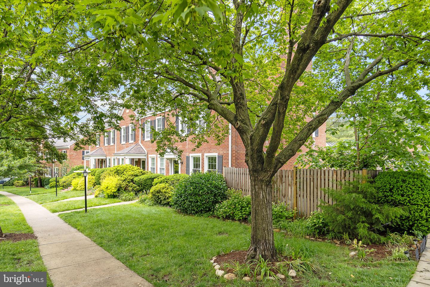 2865 S ABINGDON ST, ARLINGTON, Virginia 22206, 3 Bedrooms Bedrooms, ,2 BathroomsBathrooms,Residential,For sale,2865 S ABINGDON ST,VAAR2056146 MLS # VAAR2056146