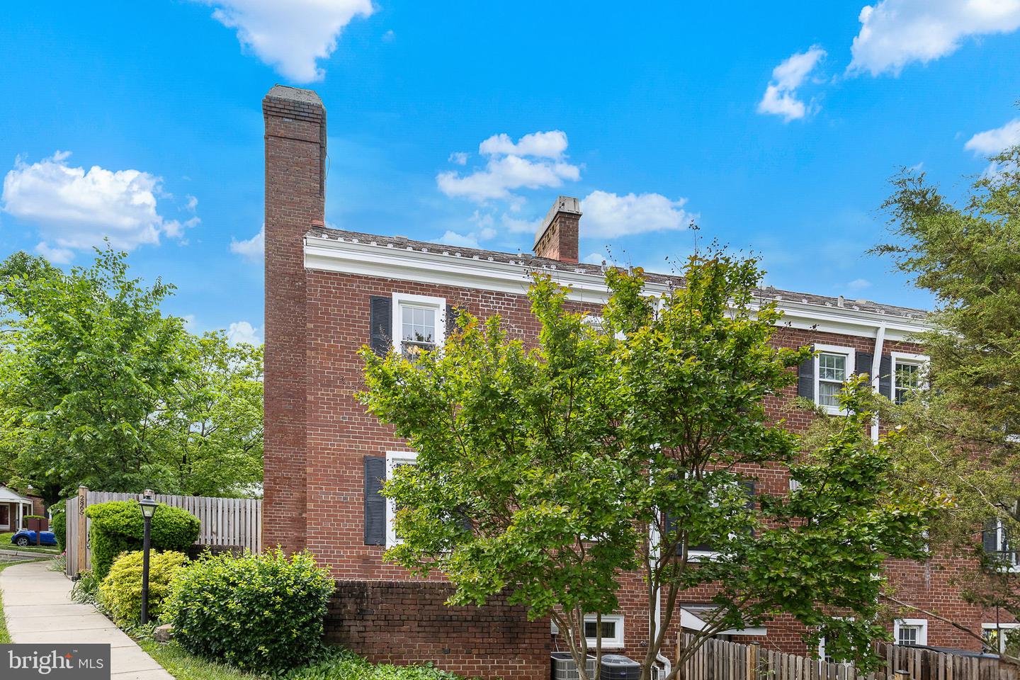 2865 S ABINGDON ST, ARLINGTON, Virginia 22206, 3 Bedrooms Bedrooms, ,2 BathroomsBathrooms,Residential,For sale,2865 S ABINGDON ST,VAAR2056146 MLS # VAAR2056146