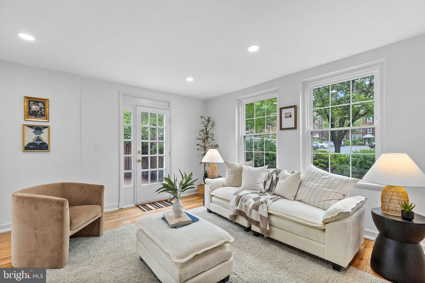 2865 S ABINGDON ST, ARLINGTON, Virginia 22206, 3 Bedrooms Bedrooms, ,2 BathroomsBathrooms,Residential,For sale,2865 S ABINGDON ST,VAAR2056146 MLS # VAAR2056146