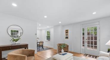 2865 S ABINGDON ST, ARLINGTON, Virginia 22206, 3 Bedrooms Bedrooms, ,2 BathroomsBathrooms,Residential,For sale,2865 S ABINGDON ST,VAAR2056146 MLS # VAAR2056146
