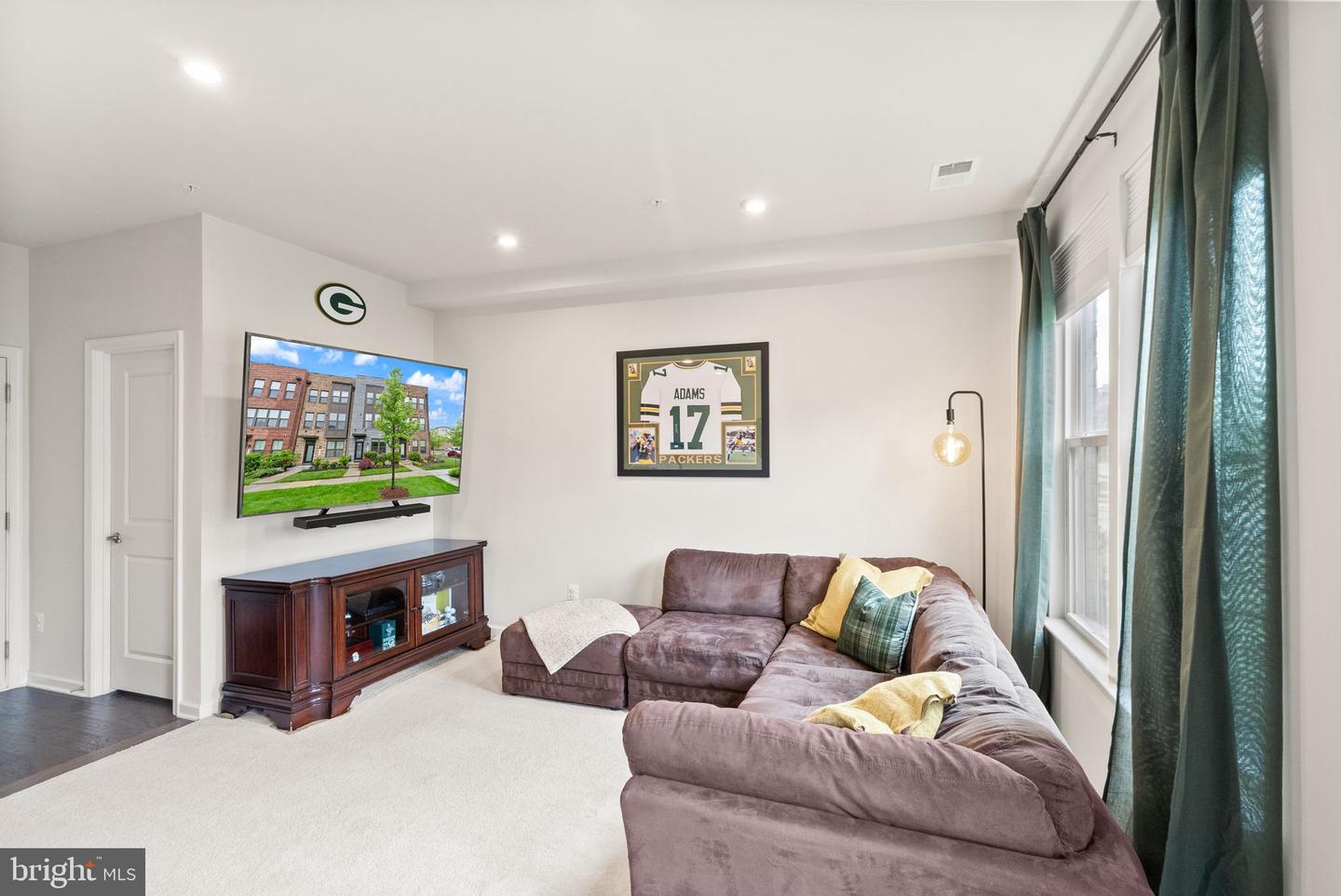 22186 MCCORMICK TER, ASHBURN, Virginia 20148, 3 Bedrooms Bedrooms, ,3 BathroomsBathrooms,Residential,For sale,22186 MCCORMICK TER,VALO2094132 MLS # VALO2094132