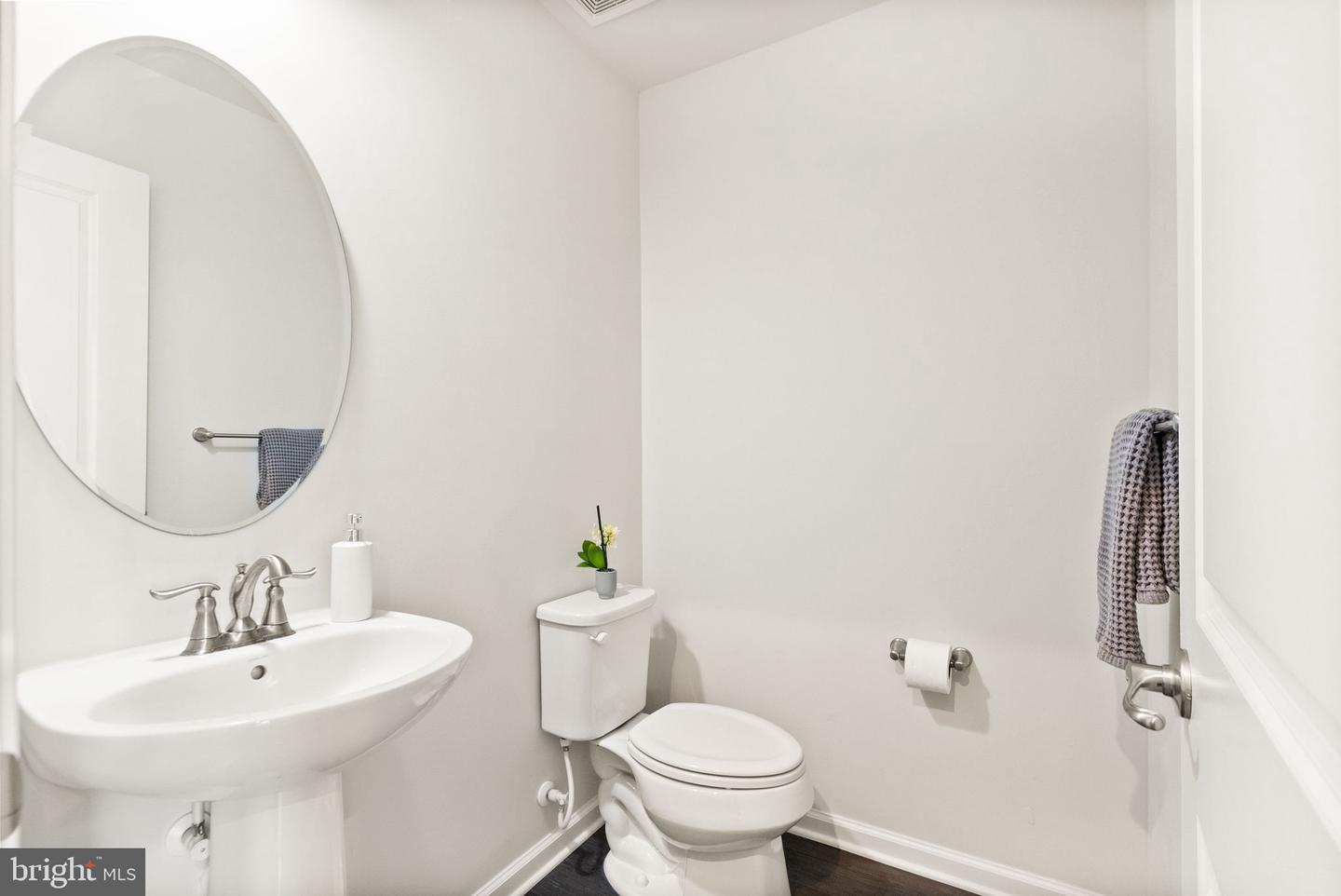 22186 MCCORMICK TER, ASHBURN, Virginia 20148, 3 Bedrooms Bedrooms, ,3 BathroomsBathrooms,Residential,For sale,22186 MCCORMICK TER,VALO2094132 MLS # VALO2094132