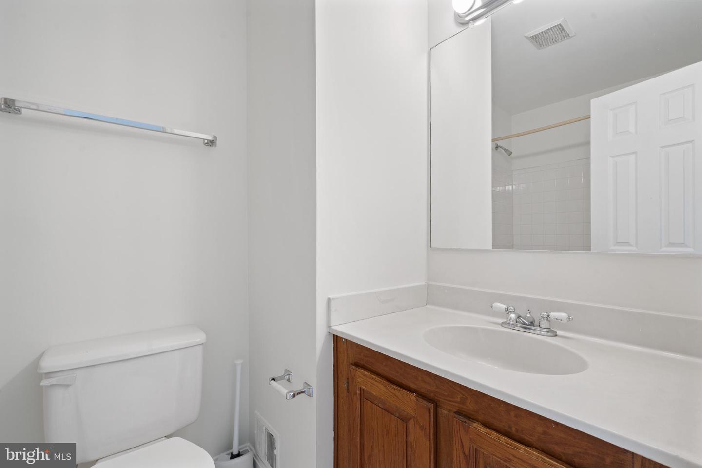 6915 COMPTON VALLEY CT, CENTREVILLE, Virginia 20121, 4 Bedrooms Bedrooms, ,3 BathroomsBathrooms,Residential,For sale,6915 COMPTON VALLEY CT,VAFX2236192 MLS # VAFX2236192
