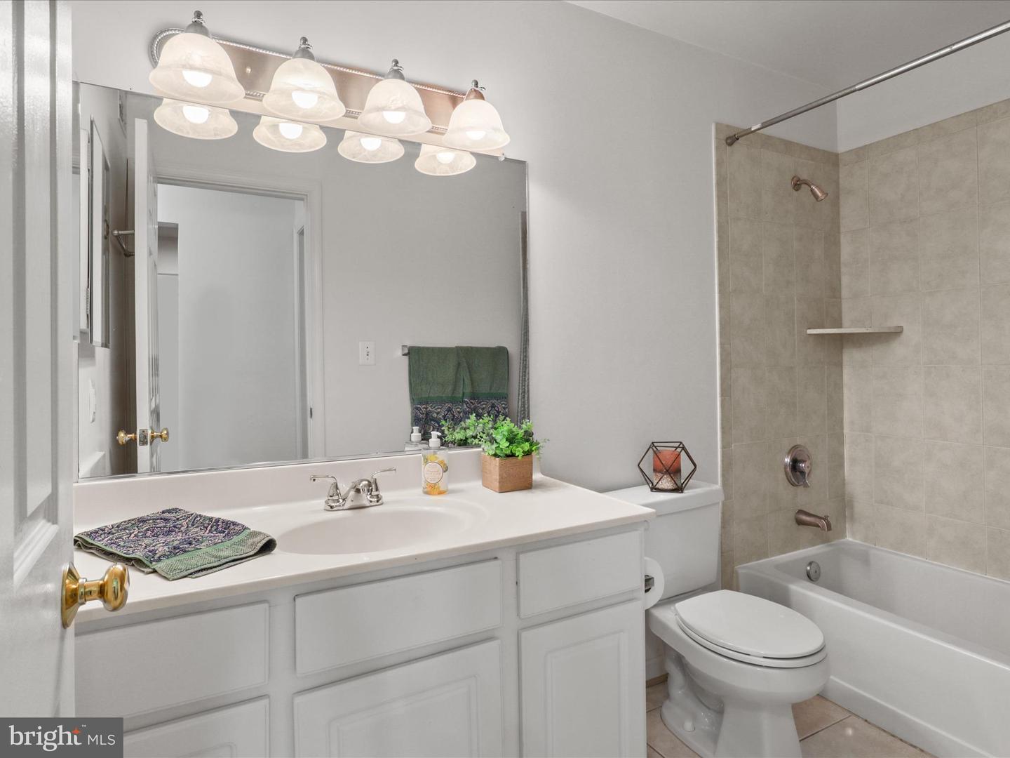 110 WESTWICK CT #7, STERLING, Virginia 20165, 2 Bedrooms Bedrooms, ,2 BathroomsBathrooms,Residential,For sale,110 WESTWICK CT #7,VALO2094922 MLS # VALO2094922