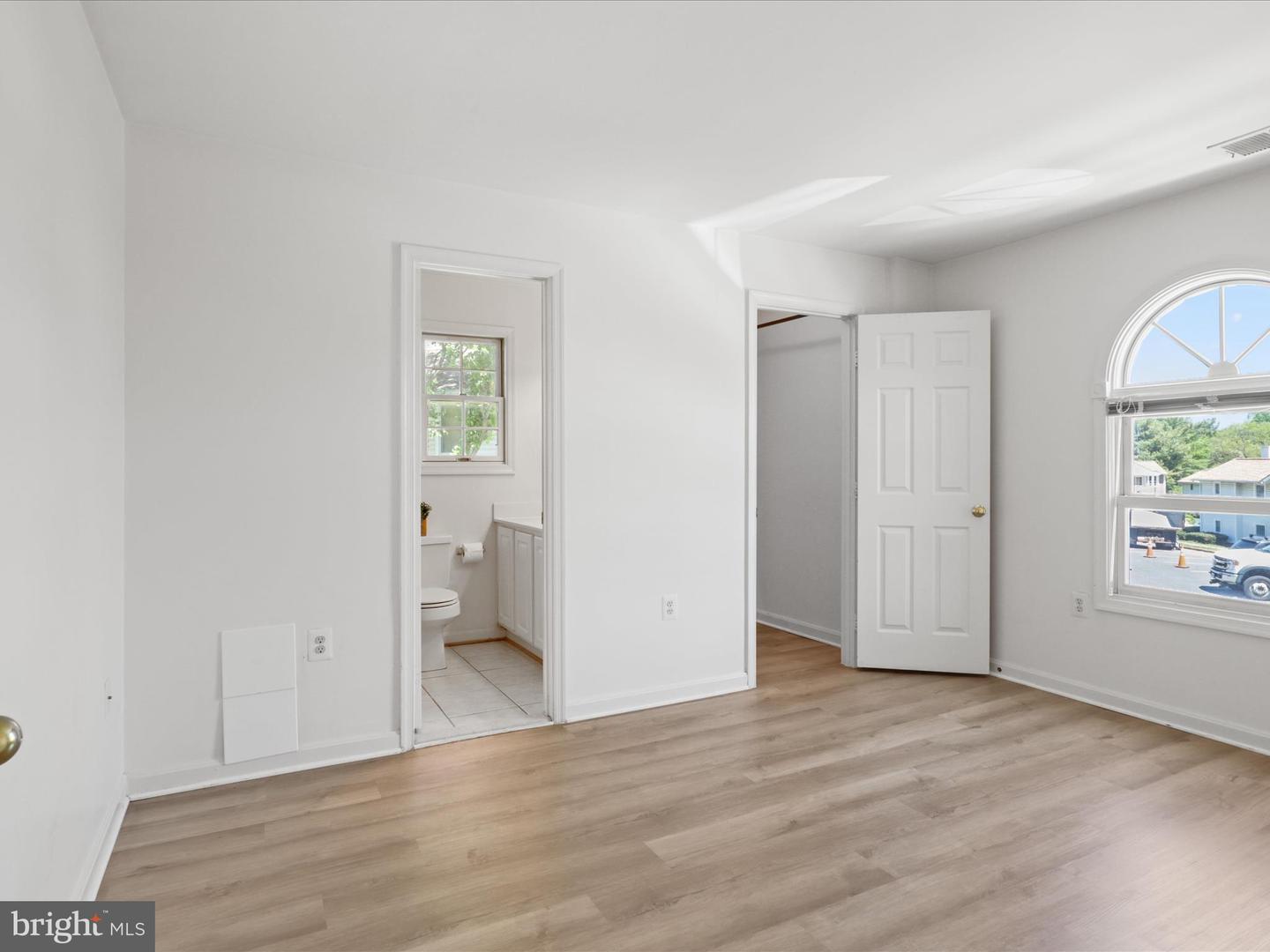 110 WESTWICK CT #7, STERLING, Virginia 20165, 2 Bedrooms Bedrooms, ,2 BathroomsBathrooms,Residential,For sale,110 WESTWICK CT #7,VALO2094922 MLS # VALO2094922