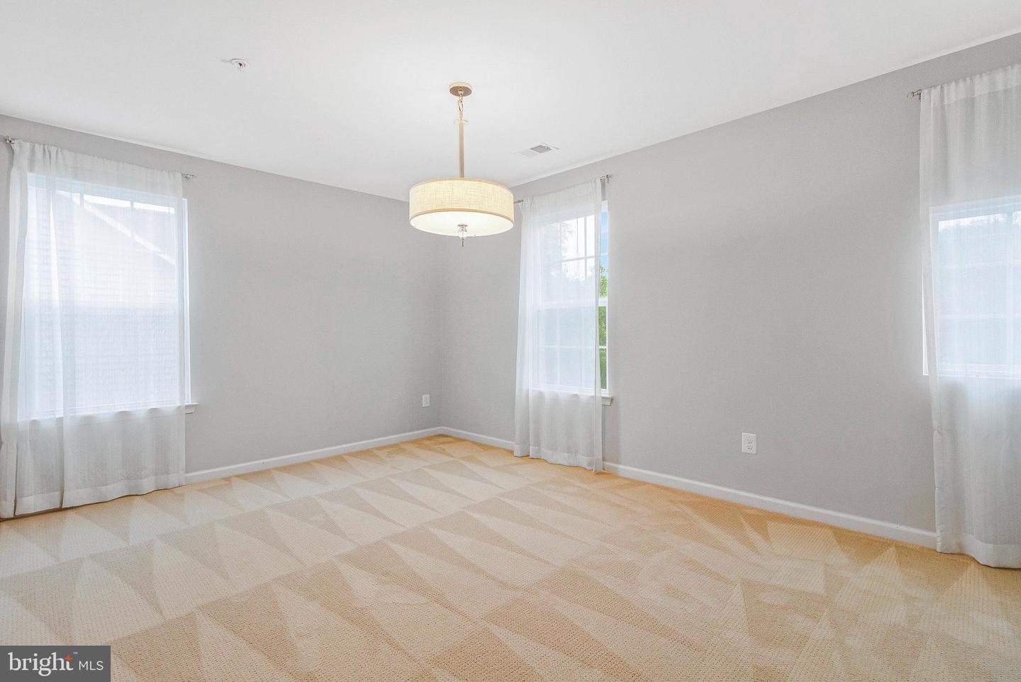1506 MISSISSIPPI AVE SE, WASHINGTON, District Of Columbia 20032, 5 Bedrooms Bedrooms, ,3 BathroomsBathrooms,Residential,For sale,1506 MISSISSIPPI AVE SE,DCDC2198318 MLS # DCDC2198318