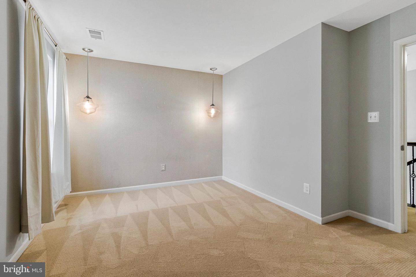 1506 MISSISSIPPI AVE SE, WASHINGTON, District Of Columbia 20032, 5 Bedrooms Bedrooms, ,3 BathroomsBathrooms,Residential,For sale,1506 MISSISSIPPI AVE SE,DCDC2198318 MLS # DCDC2198318