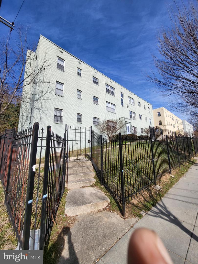 4800 C ST SE #104, WASHINGTON, District Of Columbia 20019, 2 Bedrooms Bedrooms, ,1 BathroomBathrooms,Residential,For sale,4800 C ST SE #104,DCDC2198616 MLS # DCDC2198616